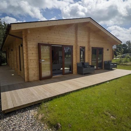 Sundance Lodge, Fantastic New Cabin With Hot Tub - Sleeps 6 - Largest In Felmoor Park Morpeth Camera foto
