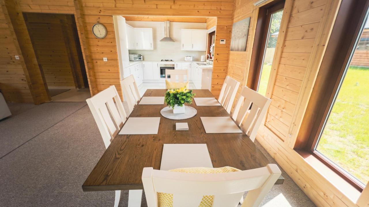 Sundance Lodge, Fantastic New Cabin With Hot Tub - Sleeps 6 - Largest In Felmoor Park Morpeth Esterno foto