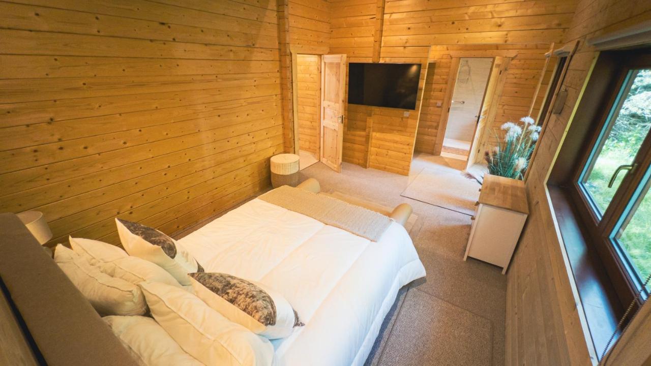 Sundance Lodge, Fantastic New Cabin With Hot Tub - Sleeps 6 - Largest In Felmoor Park Morpeth Esterno foto