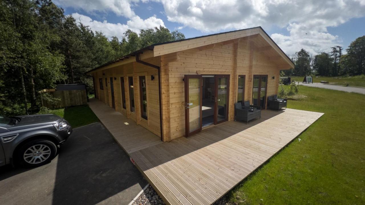 Sundance Lodge, Fantastic New Cabin With Hot Tub - Sleeps 6 - Largest In Felmoor Park Morpeth Esterno foto