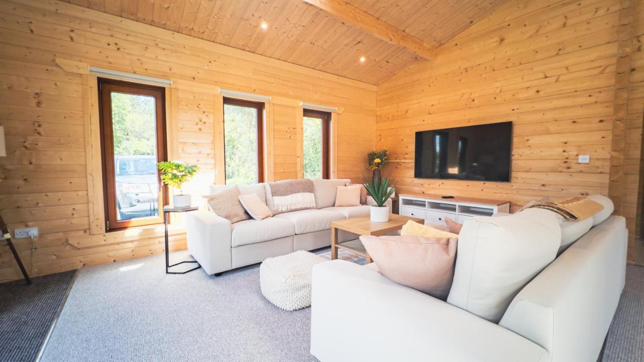 Sundance Lodge, Fantastic New Cabin With Hot Tub - Sleeps 6 - Largest In Felmoor Park Morpeth Esterno foto