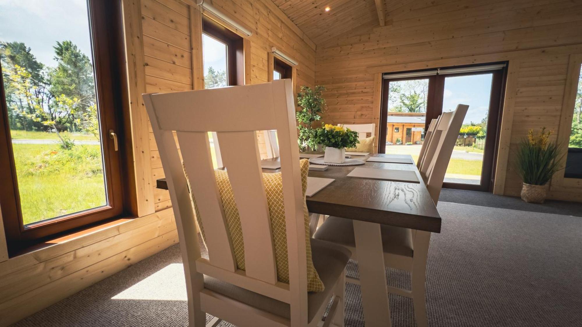 Sundance Lodge, Fantastic New Cabin With Hot Tub - Sleeps 6 - Largest In Felmoor Park Morpeth Camera foto
